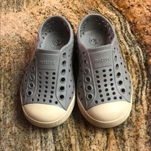 Native Jefferson shoes, size 6